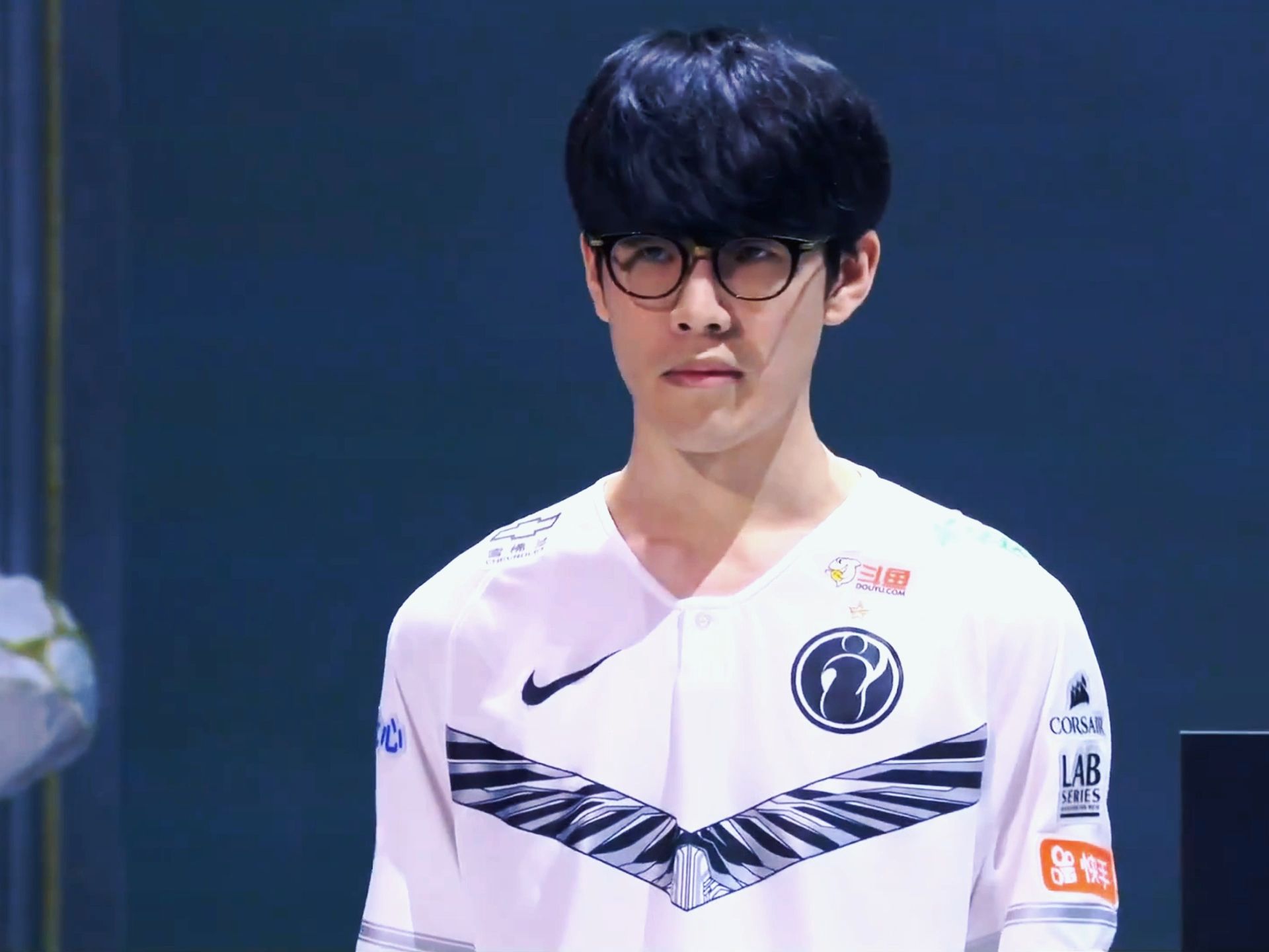 不屈斗志与 不屈斗志与