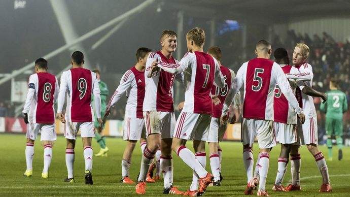 由于比赛中 由于比赛中