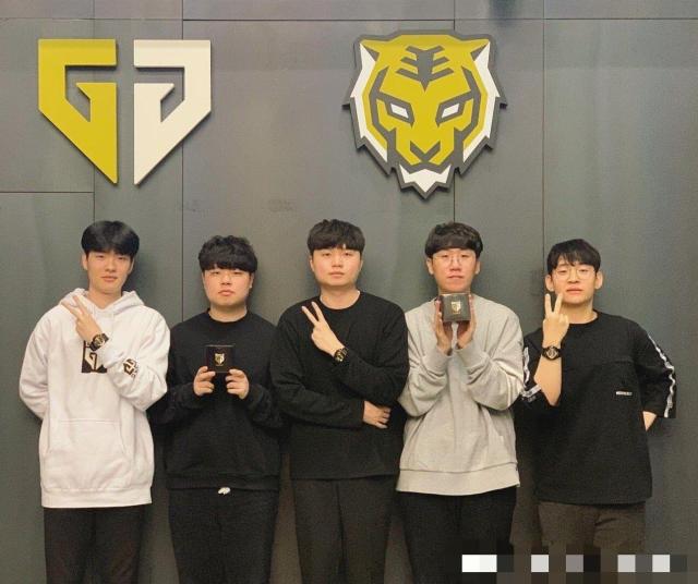 术浪潮中迈 术浪潮中迈